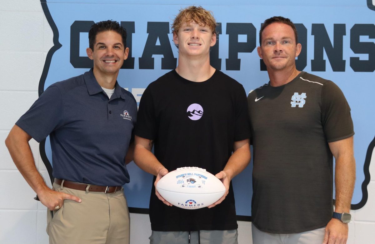 Senior Lincoln DeLaere was selected as the 14th Player of the Week. Head Coach David Cooper chose him for his performance against Harris County.